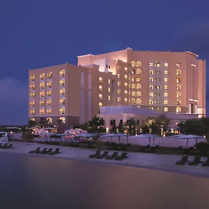 Traders Hotel, Vereinigte Arabische Emirate