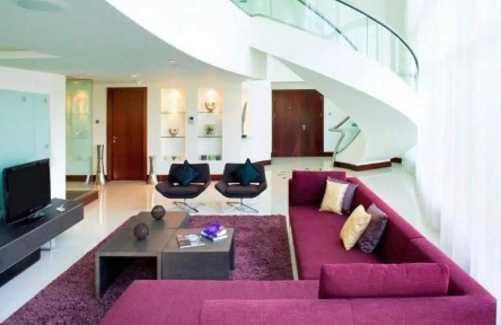 Jumeirah Living World Trade Centre Dubai 5*,